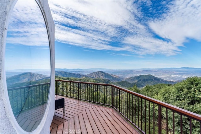 28527 Willow Rd, Lake Arrowhead, CA 92385 - deck featuring a mountain view