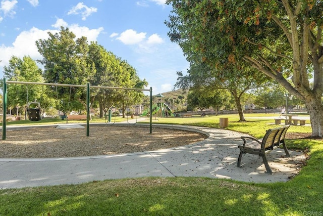 737 W Bel Esprit Cir, San Marcos, CA 92069 - view of community with a yard