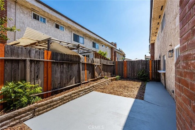 516 Sefton Ave Unit A, Monterey Park, CA 91755 - fenced backyard with a patio