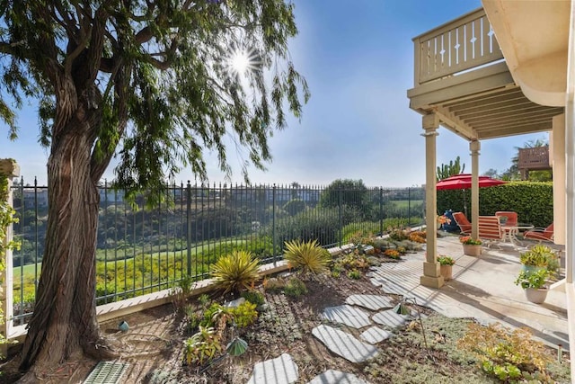 7243 Surfbird Cir, Carlsbad, CA 92011 - fenced backyard with a balcony and a patio