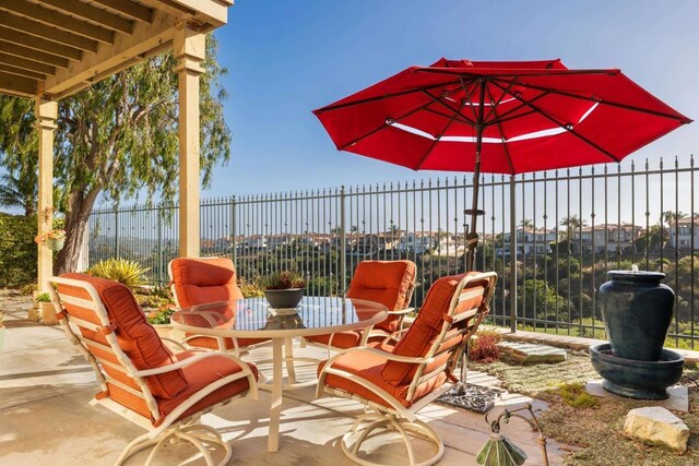 7243 Surfbird Cir, Carlsbad, CA 92011 - view of patio with outdoor dining space