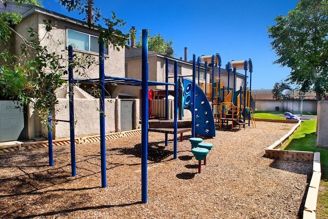 1718 Puente Ave Unit 40, Baldwin Park, CA 91706 - view of community play area