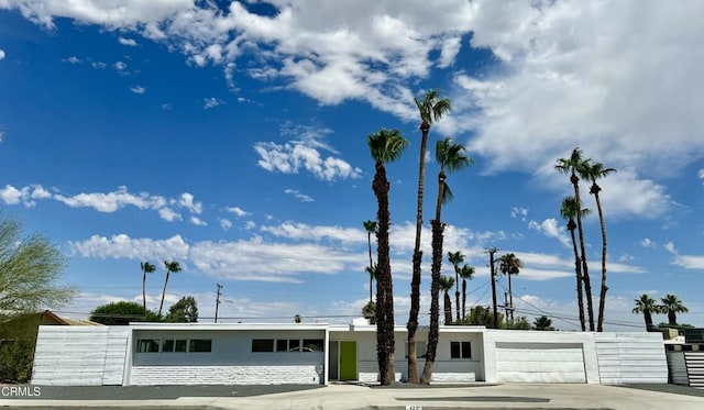 422 Farrell Dr, Palm Springs, CA 92262 - photo 1