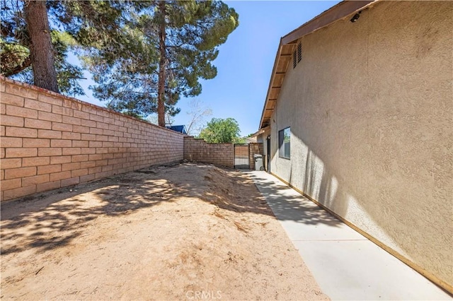 37702 Medea Ct, Palmdale, CA 93550 - view of fenced backyard