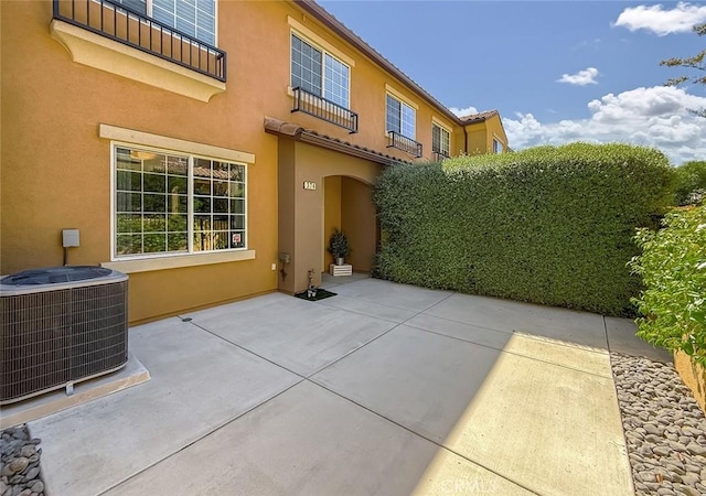 374 E Hilltop Way, Thousand Oaks, CA 91362 - view of patio / terrace