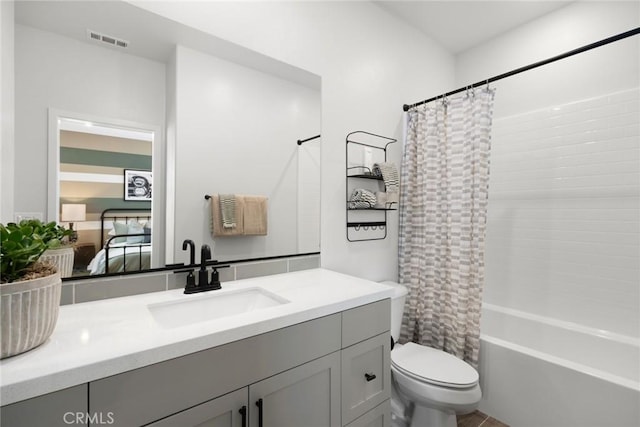 12247 Elliott Ave Unit F, El Monte, CA 91732 - full bath with vanity, shower / tub combo with curtain, and connected bathroom