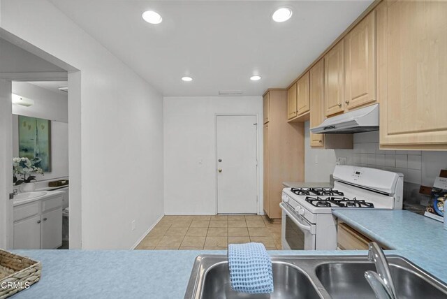 2439 Chippewa Ln, Ventura, CA 93001 - photo 14