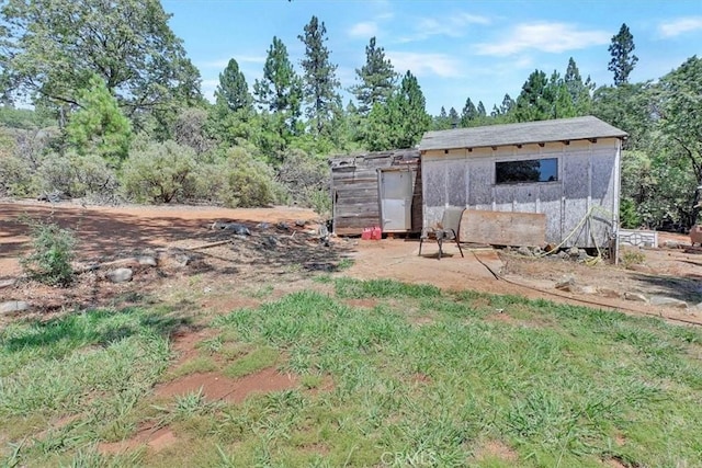 10784 Cole Way, Grass Valley, CA 95945 - view of yard featuring an outdoor structure