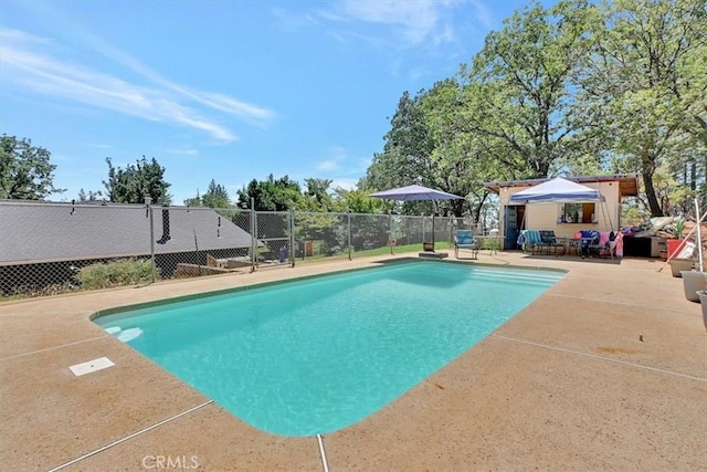 10784 Cole Way, Grass Valley, CA 95945 - view of swimming pool featuring a patio area