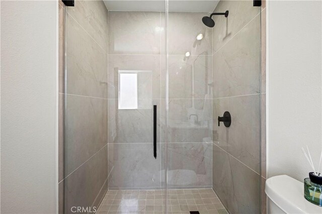 9712 Saloma Ave, North Hills, CA 91343 - full bathroom featuring a shower stall