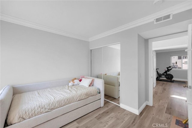 373 N Via Remo, Anaheim, CA 92806 - bedroom with crown molding and light wood finished floors
