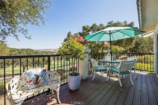 9230 Las Lomas Ave, Atascadero, CA 93422 - deck featuring outdoor dining space