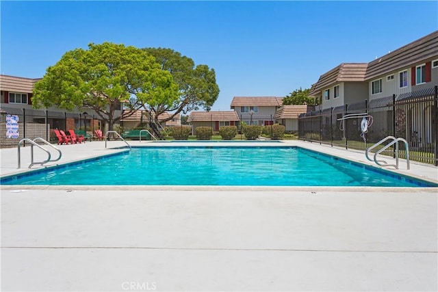 4783 Larwin Ave, Cypress, CA 90630 - community pool with a patio area and a residential view
