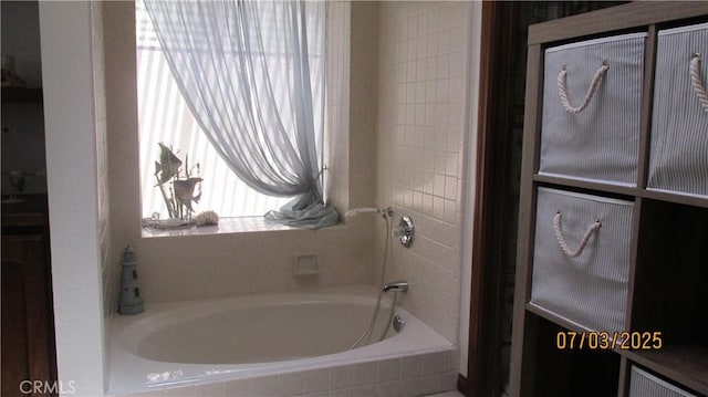 19824 Yucca Loma Rd, Apple Valley, CA 92307 - full bath featuring a bath