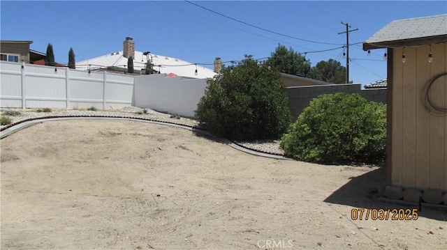 19824 Yucca Loma Rd, Apple Valley, CA 92307 - fenced yard featuring heating fuel