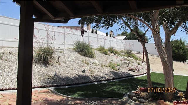 19824 Yucca Loma Rd, Apple Valley, CA 92307 - view of fenced backyard