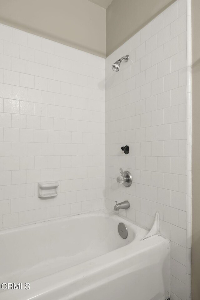 1543 Mobil Ave, Camarillo, CA 93010 - full bathroom featuring washtub / shower combination