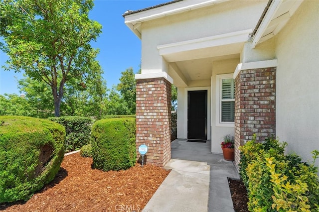1647 Naranjo Ct, Redlands, CA 92374 - entrance to property featuring stucco siding and brick siding