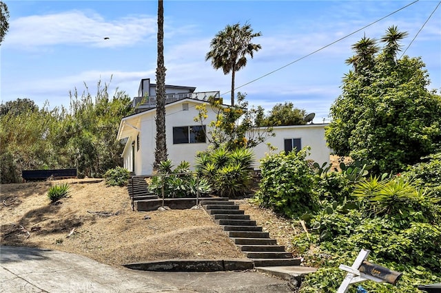 1509 N Avenida De La Estrella, San Clemente, CA 92672 - view of front facade with stairs and stucco siding