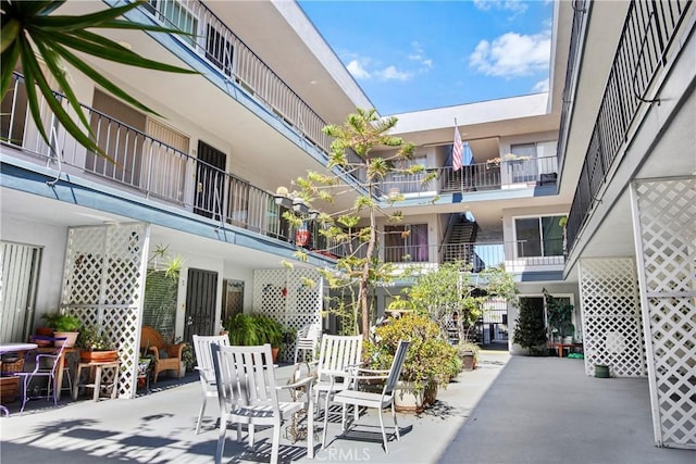 120 Alamitos Ave Unit 14, Long Beach, CA 90802 - view of patio / terrace