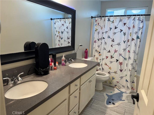 32555 Via Perales, Temecula, CA 92592 - full bathroom featuring double vanity and shower / tub combo with curtain