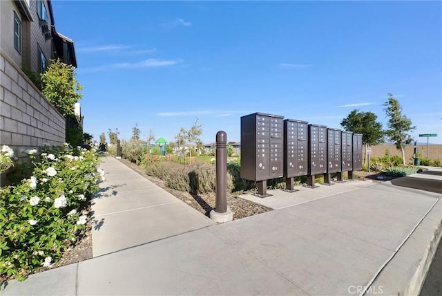 2123 Crescent Moon, Upland, CA 91786 - surrounding community with mail area