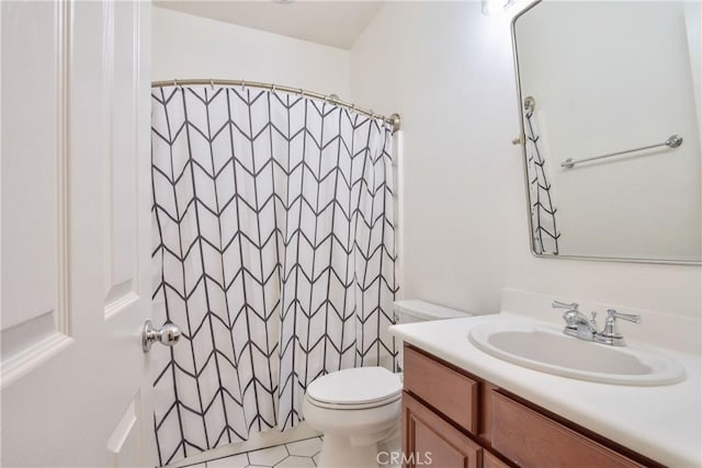 44939 Bellflower Ln Unit 118, Temecula, CA 92592 - bathroom with vanity and a shower with curtain