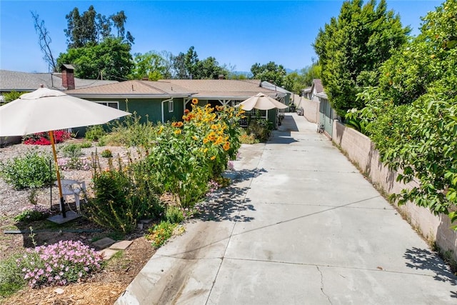 18934 San Bernardino Ave, Bloomington, CA 92316 - view of front facade with driveway