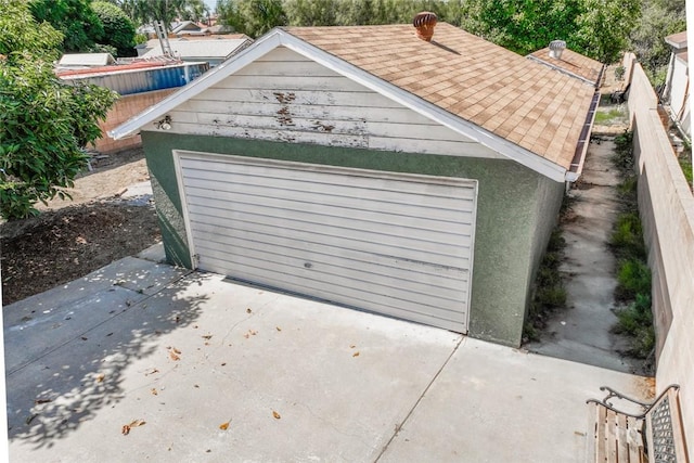 18934 San Bernardino Ave, Bloomington, CA 92316 - detached garage featuring concrete driveway