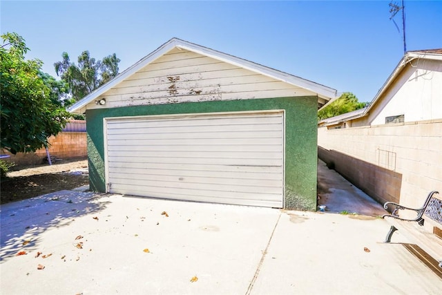 18934 San Bernardino Ave, Bloomington, CA 92316 - view of detached garage