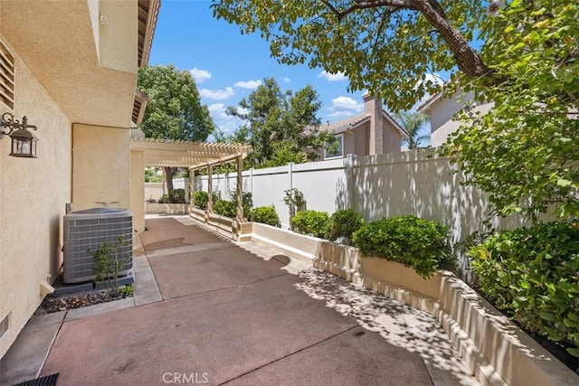 15 Havre Ct, Lake Forest, CA 92610 - fenced backyard featuring a pergola and a patio