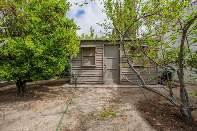 10404 Jardine Ave, Sunland, CA 91040 - back of property with a storage shed