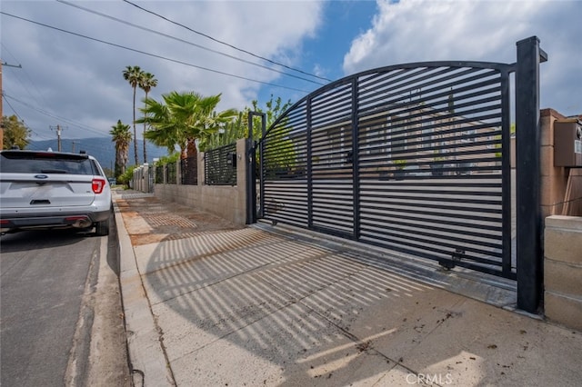 10404 Jardine Ave, Sunland, CA 91040 - view of gate