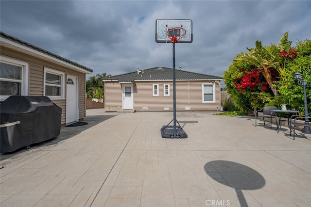 10404 Jardine Ave, Sunland, CA 91040 - view of patio / terrace with area for grilling