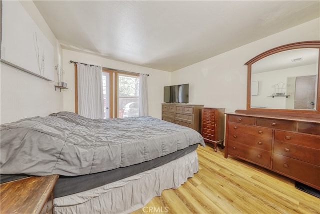 77 Meadow Lakes Dr, Tehachapi, CA 93561 - bedroom with light wood finished floors