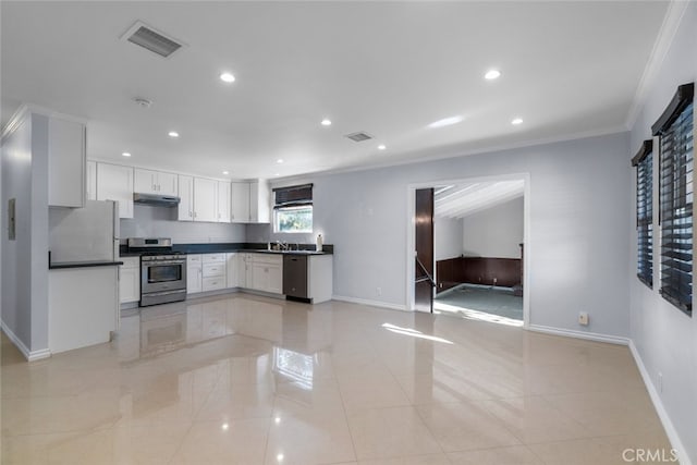 15428 Roxford St, Rancho Cascades, CA 91342 - photo 8