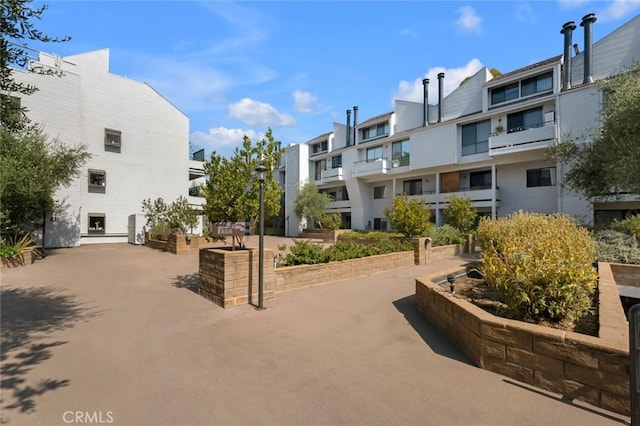 13331 Moorpark St Unit 206, Sherman Oaks, CA 91423 - surrounding community featuring a residential view