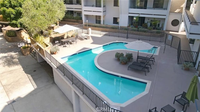13331 Moorpark St Unit 206, Sherman Oaks, CA 91423 - community pool with a patio area