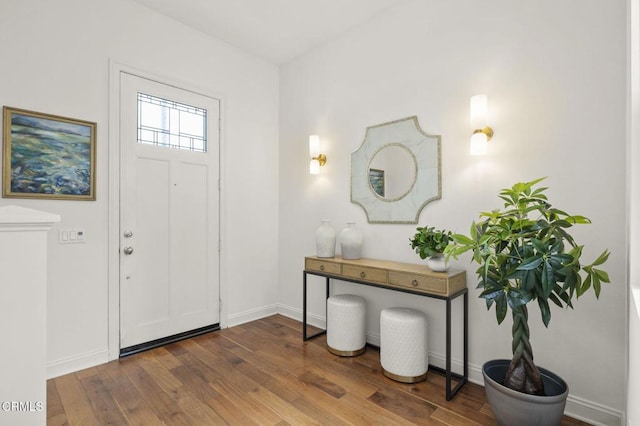 5000 Terramar Way, Oxnard, CA 93035 - foyer entrance featuring hardwood / wood-style flooring and baseboards