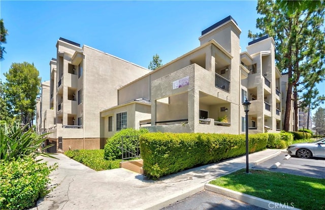 21450 Burbank Blvd Unit 211, Woodland Hills, CA 91367 - photo 1