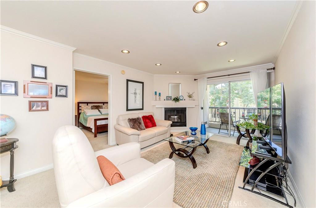 21450 Burbank Blvd Unit 211, Woodland Hills, CA 91367 - photo 5