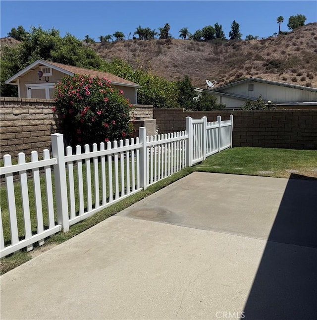 32024 Emerald Ln, Castaic, CA 91384 - photo 3