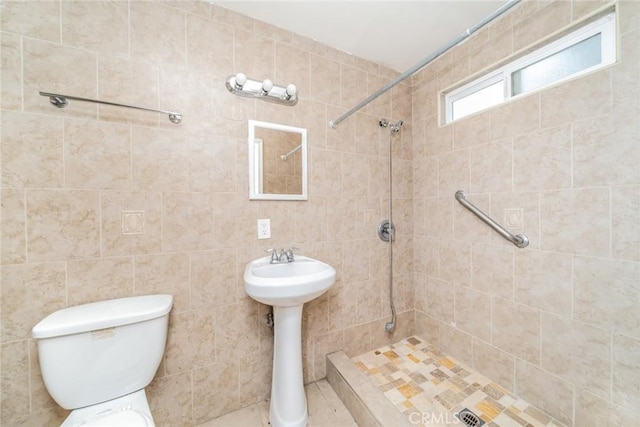 11220 Puente Way, Jurupa Valley, CA 91752 - bathroom featuring tiled shower