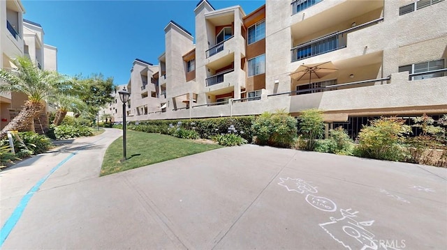 5550 Owensmouth Ave Unit 217, Woodland Hills, CA 91367 - photo 1