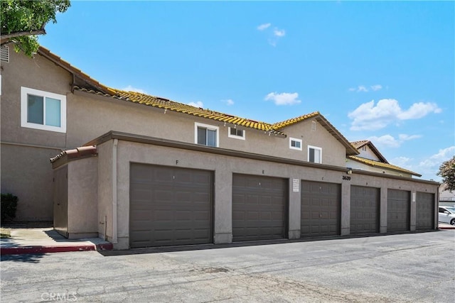 3639 Country Oaks Loop Unit E, Ontario, CA 91761 - view of garage