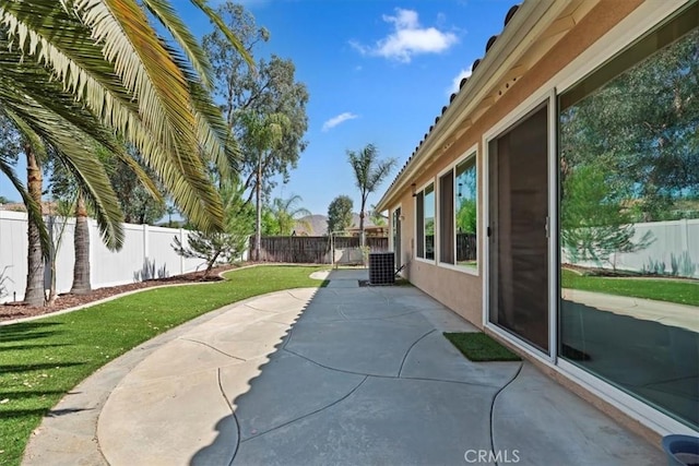 27185 Buffalo Trl, Corona, CA 92883 - fenced backyard with a patio