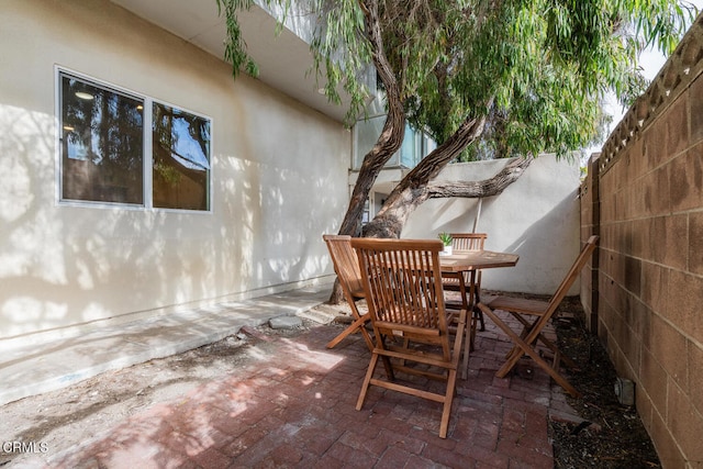5040 Island View St, Oxnard, CA 93035 - view of patio with outdoor dining area