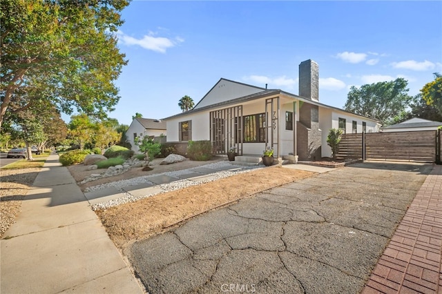7059 Cantaloupe Ave, Van Nuys, CA 91405 - photo 2