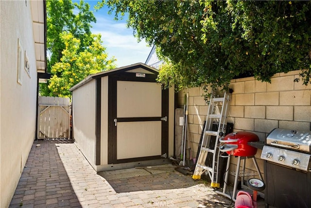 2240 La Sierra Way, Claremont, CA 91711 - view of shed with a gate