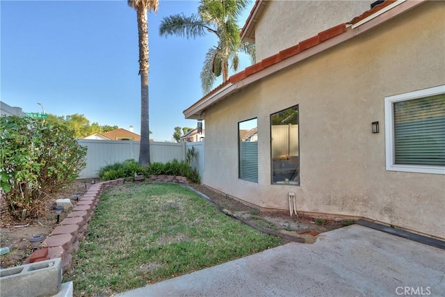 29862 Via Puesta Del Sol, Temecula, CA 92591 - fenced backyard with a patio area